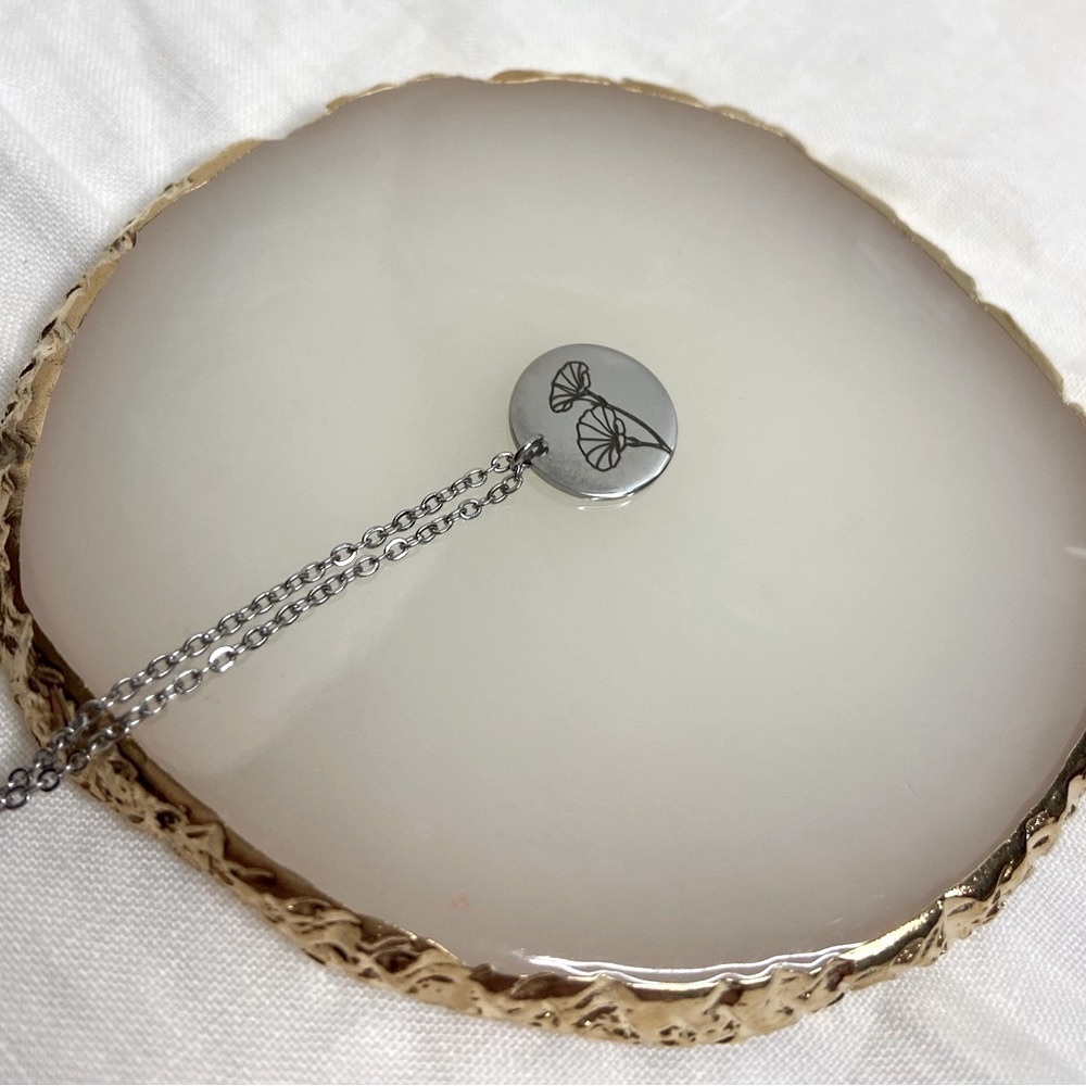 Dainty engraved FLOWER Pendant |‎ SILVER Stainless Steel Necklace